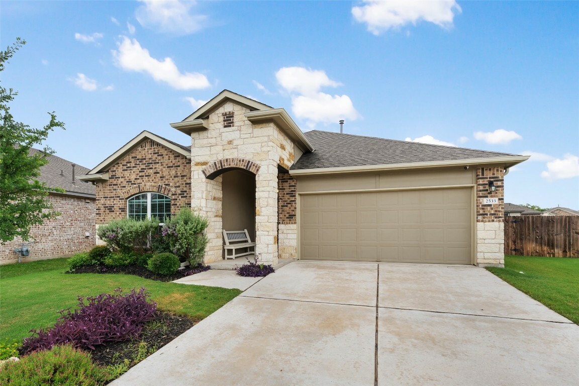 Property Photo: 2533 Buffalo Ford Court TX 78628