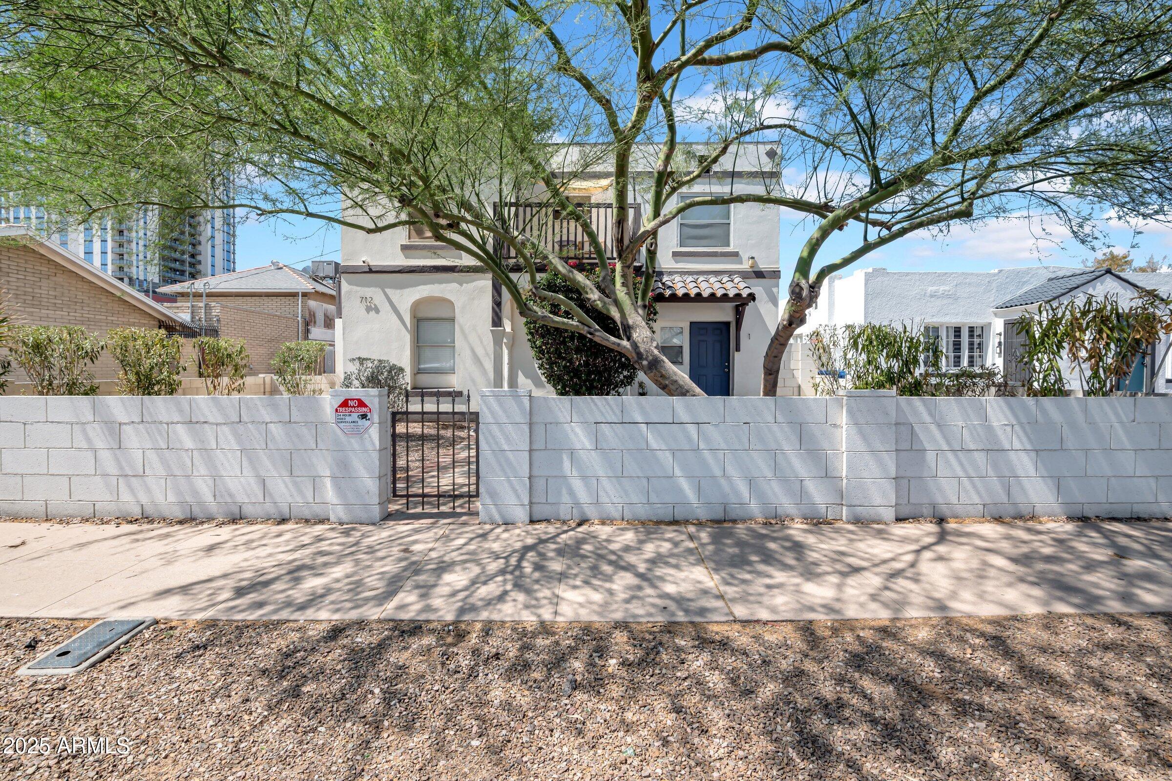 Property Photo:  712 E Pierce Street  AZ 85006 