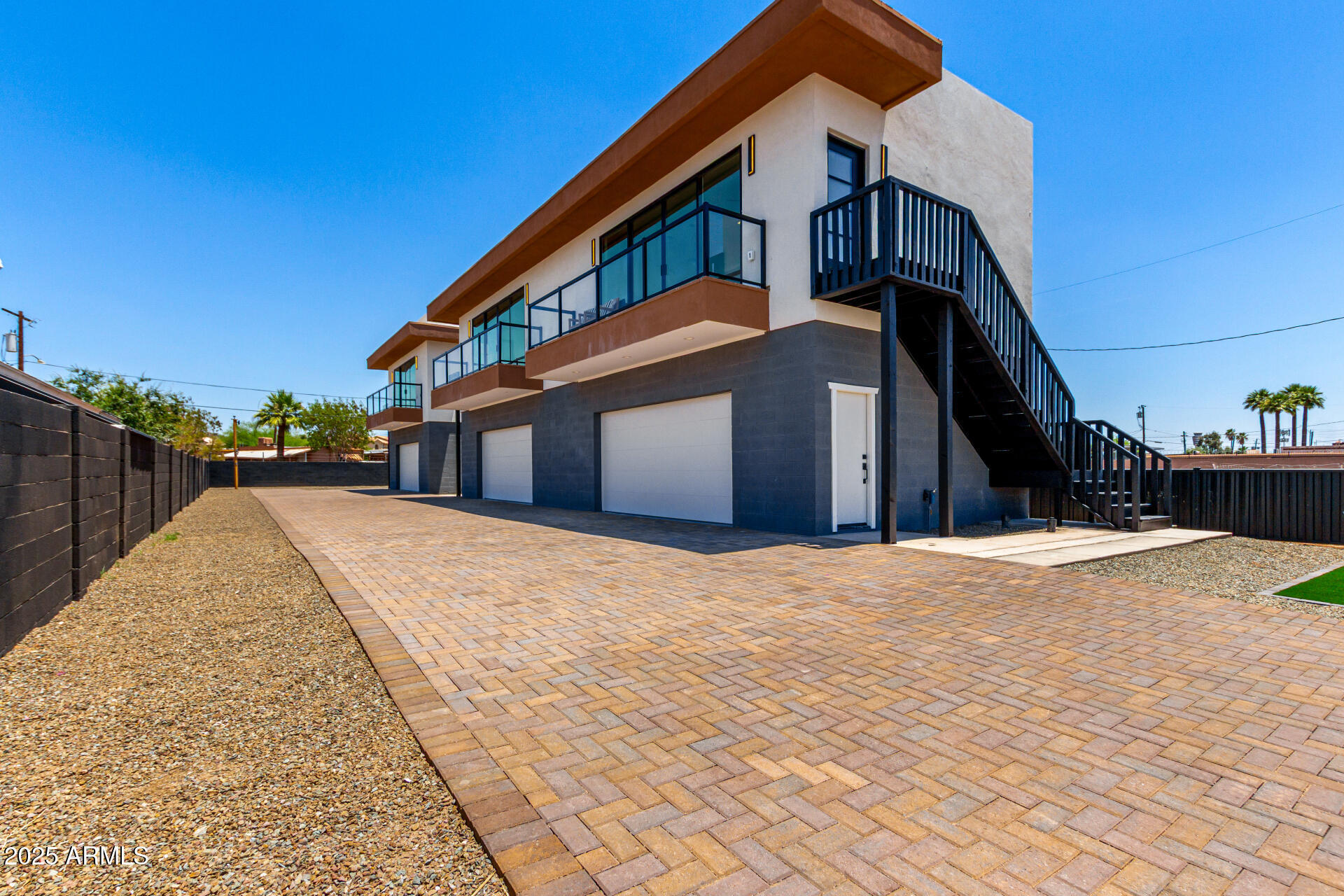 411 N 32nd Place  Phoenix AZ 85008 photo