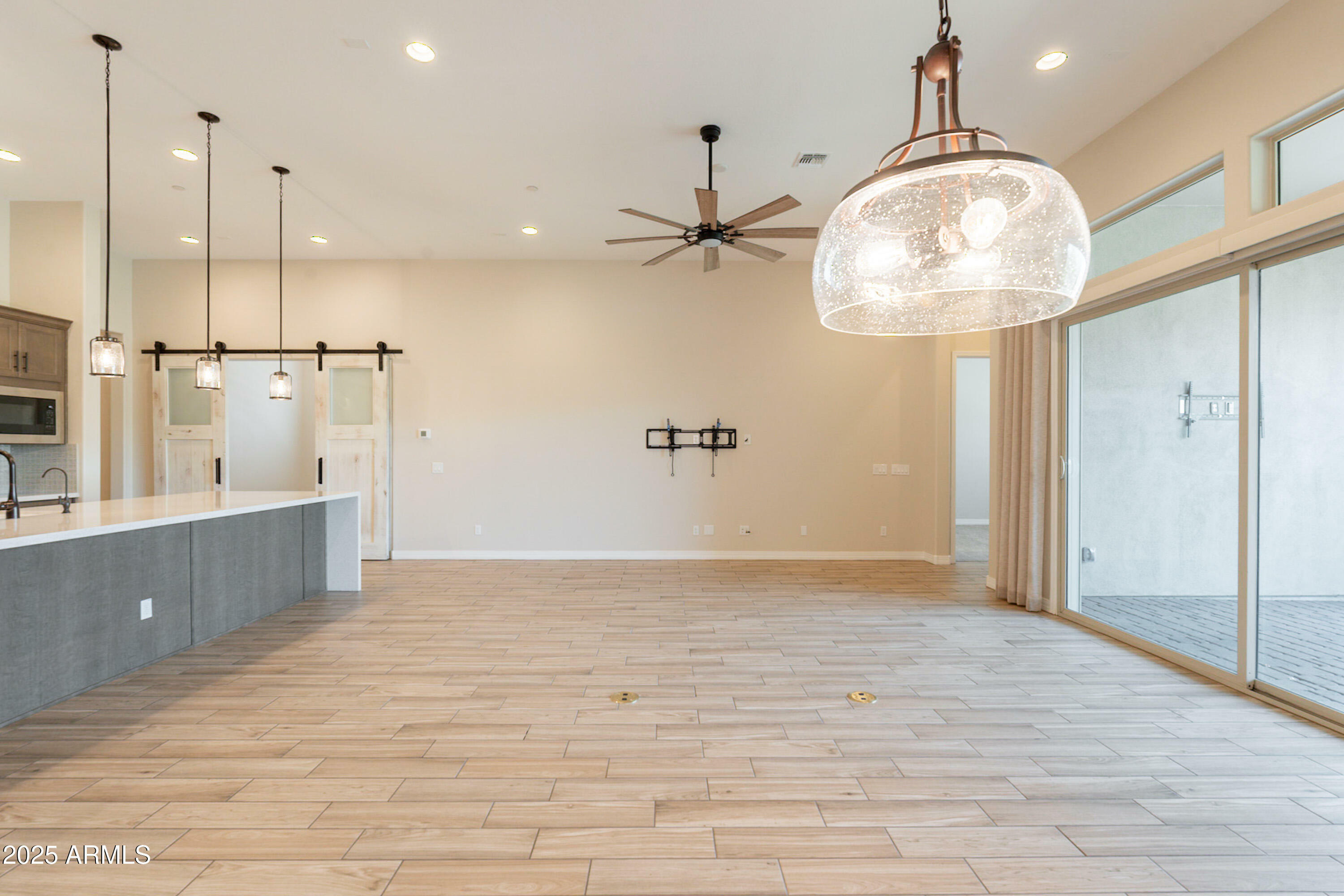 Property Photo: 38500 N School House Road 10 AZ 85331