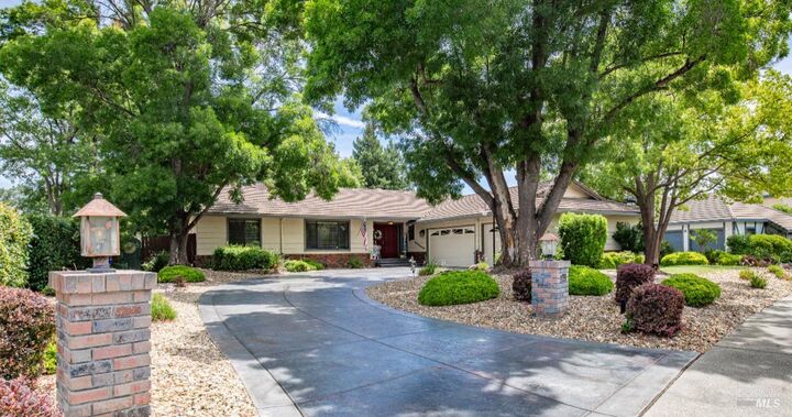 Property Photo: 173 San Jose Court CA 95688