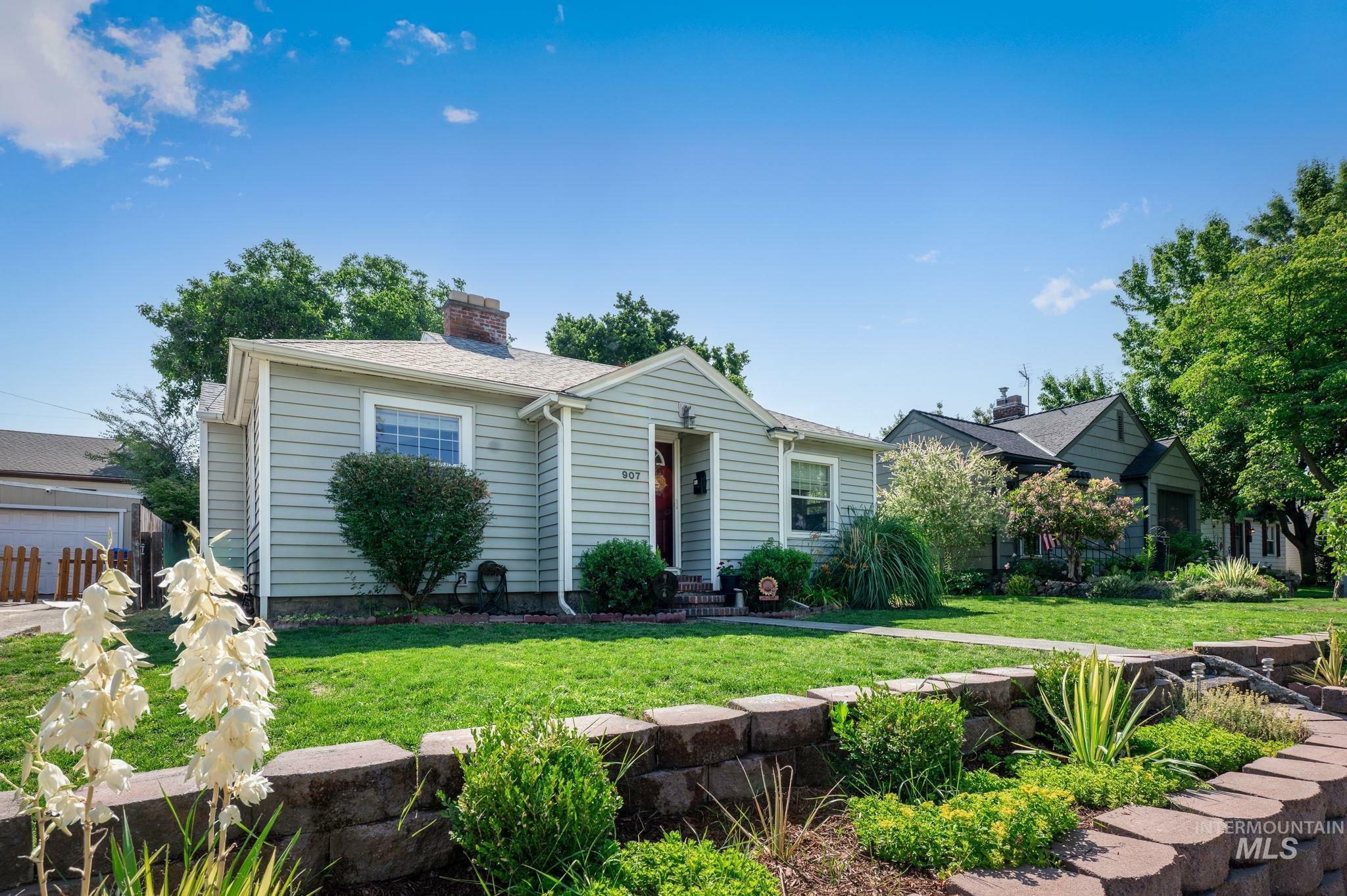 Property Photo:  907 3rd St  ID 83501 