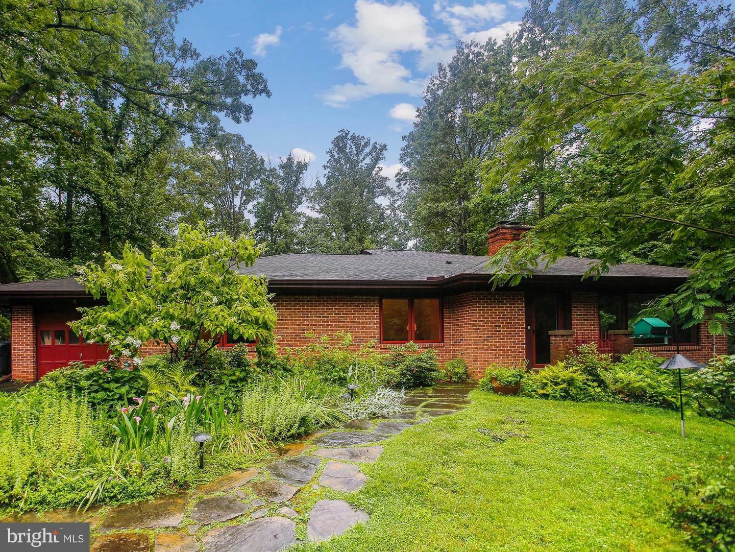 6662 Van Winkle Drive  Falls Church VA 22044 photo