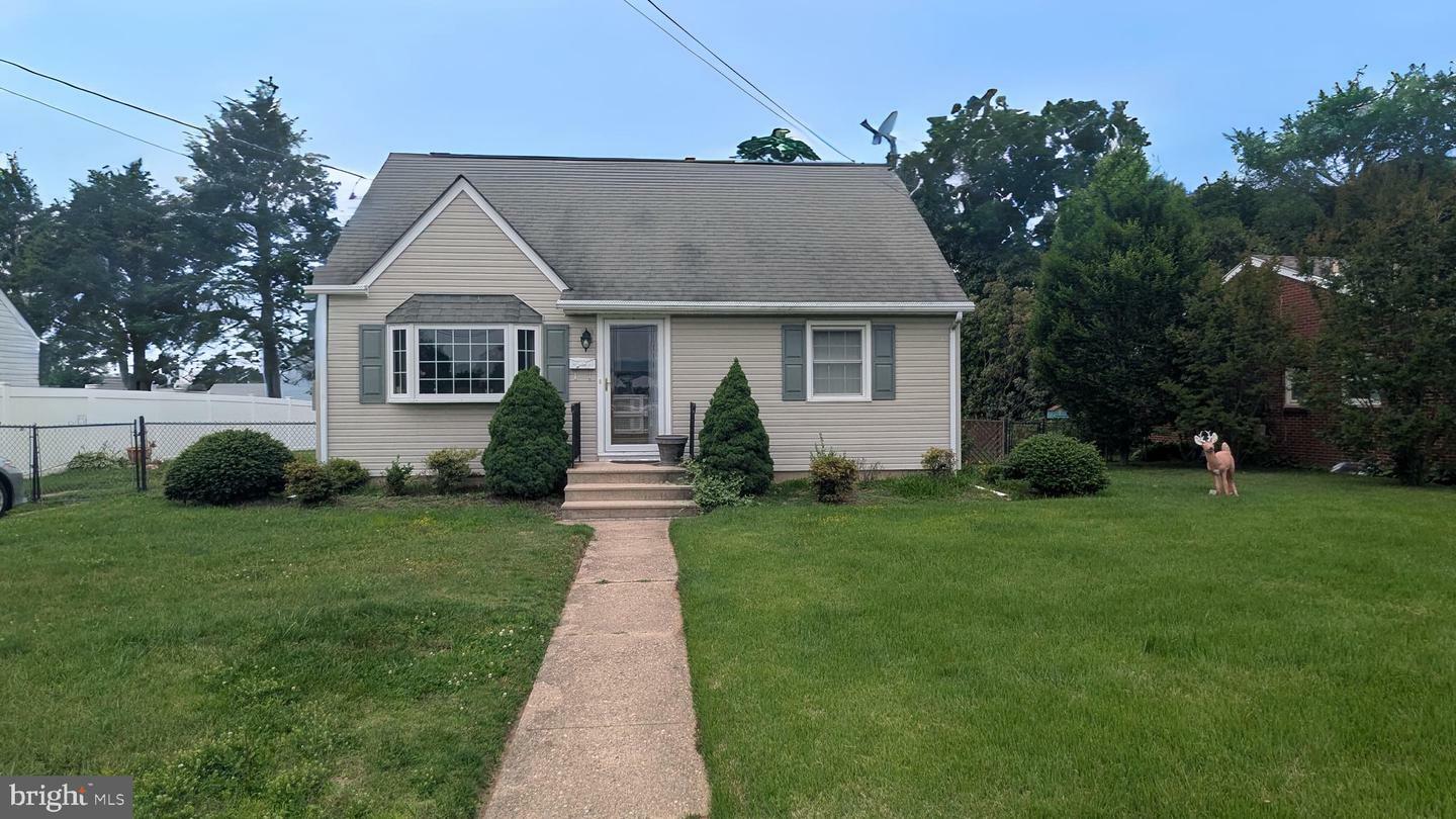 Property Photo: 886 Whitehorse Hamilton Square NJ 08610