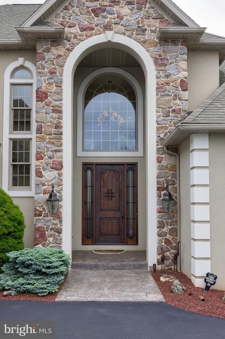 Property Photo: 157 Huntingwood Drive PA 17602
