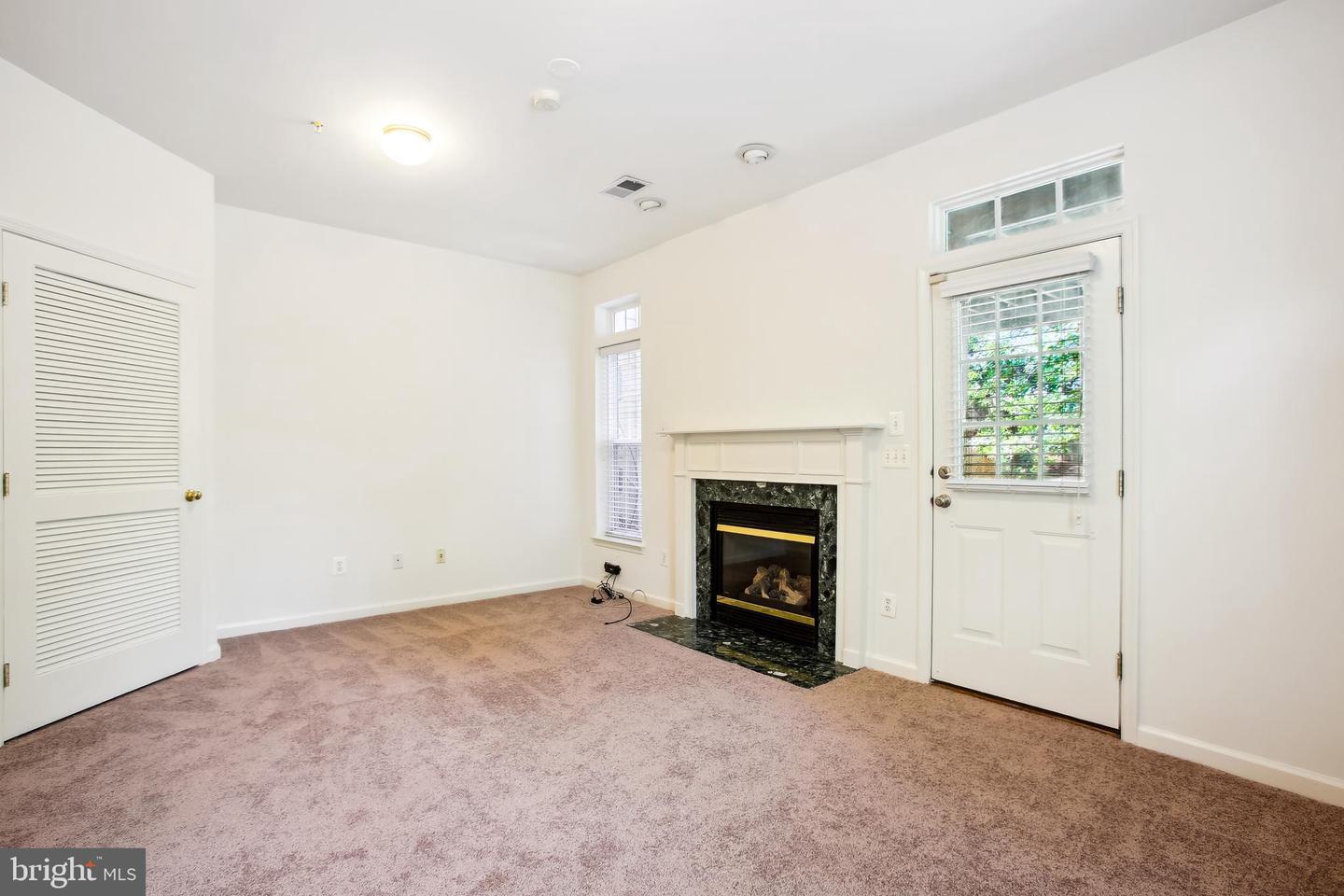 Property Photo:  2975 Huntington Grove Square  VA 22306 