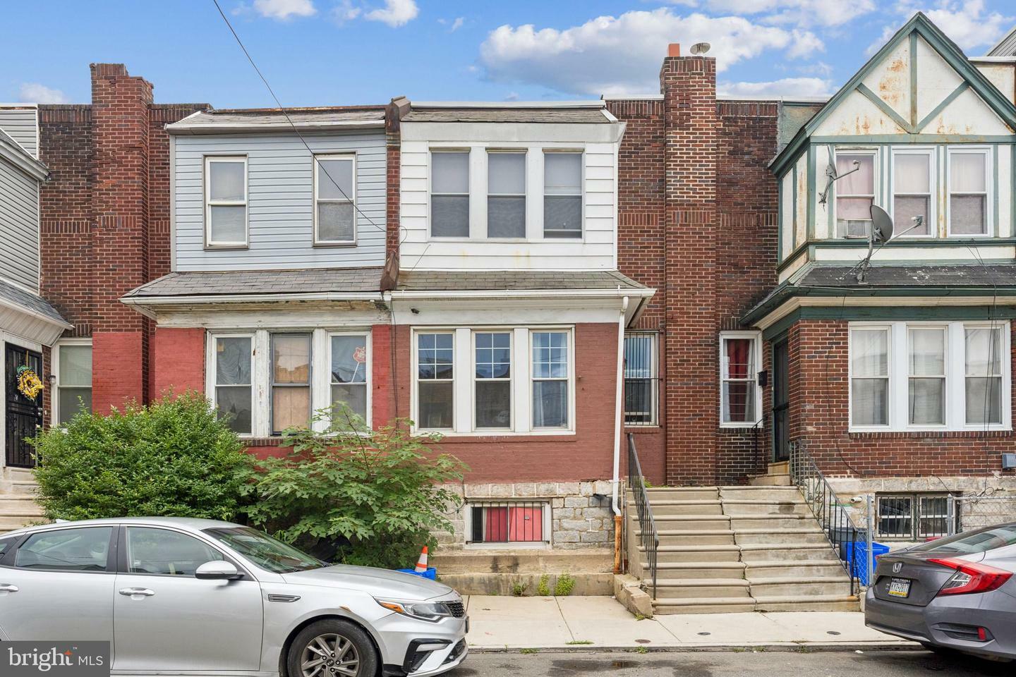 1537 S 31st Street  Philadelphia PA 19146 photo