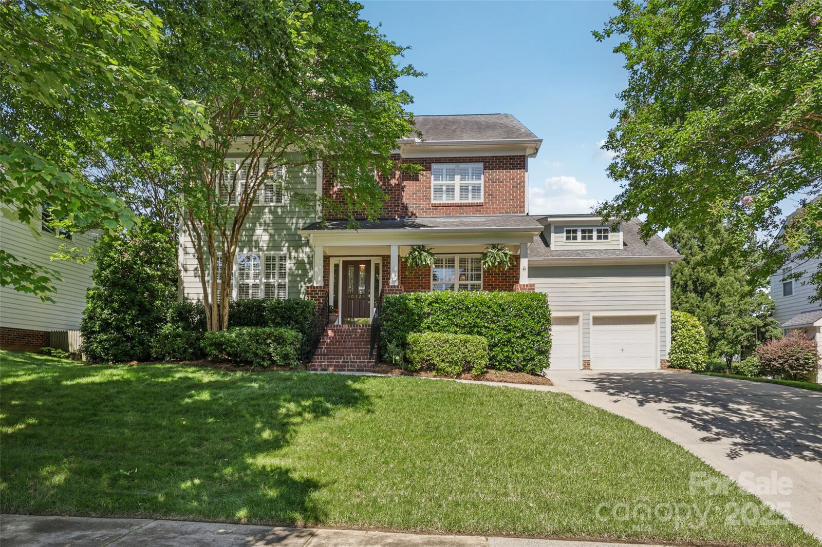 Property Photo: 10121 Edgecliff Road NC 28078