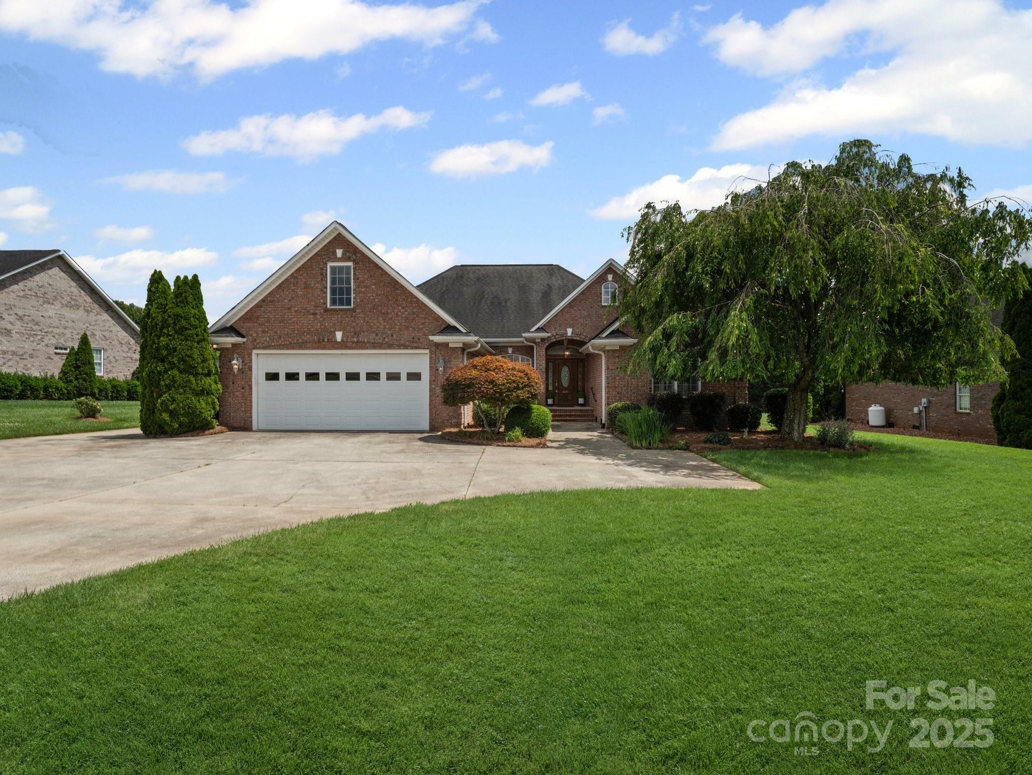 Property Photo: 2872 Wheat Field Court NC 28092