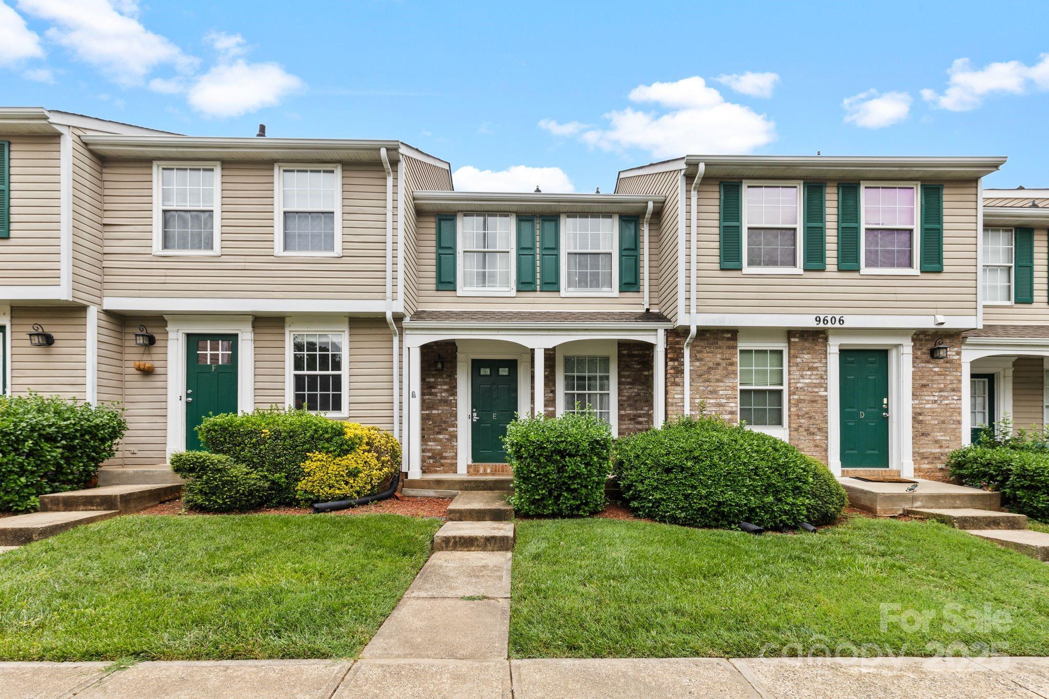 9606 Vinca Circle  Charlotte NC 28213 photo