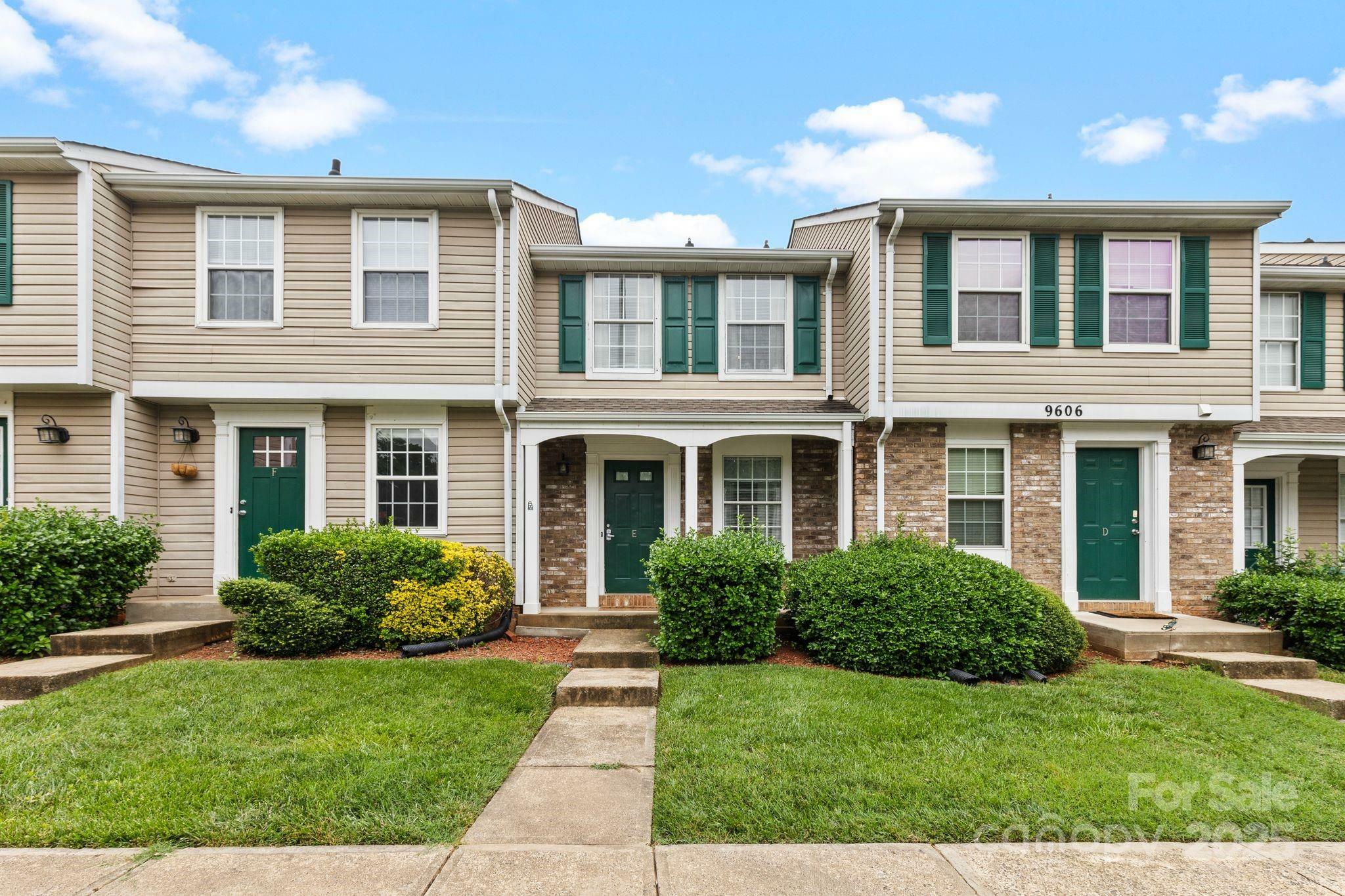 Property Photo: 9606 Vinca Circle NC 28213