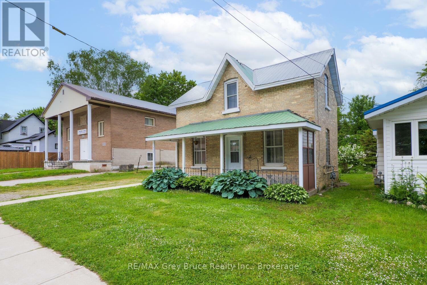 Property Photo:  564 Claude Street  ON N0H 2T0 
