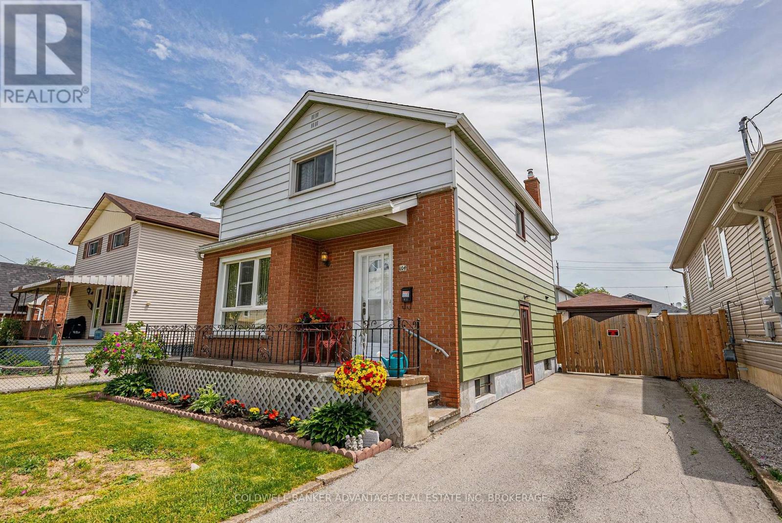 Photo de la propriété:  104 Wallace Avenue South  ON L3B 1R5 
