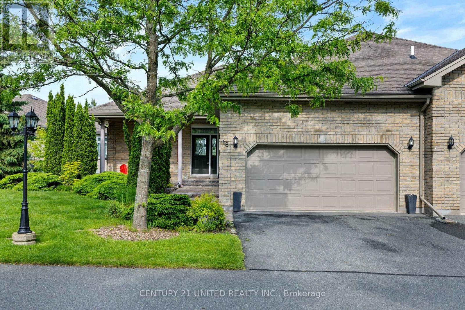 227 Carnegie Avenue 18  Peterborough North (University Heights) ON K9L 0B3 photo