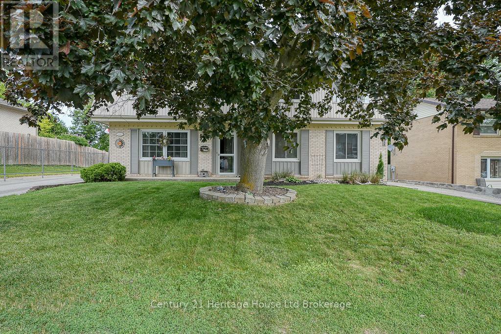 Property Photo: 1003 B Nesbitt Crescent ON N4S 7N9