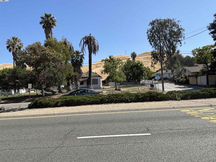 Property Photo: 41252 Mission Blvd CA 94539
