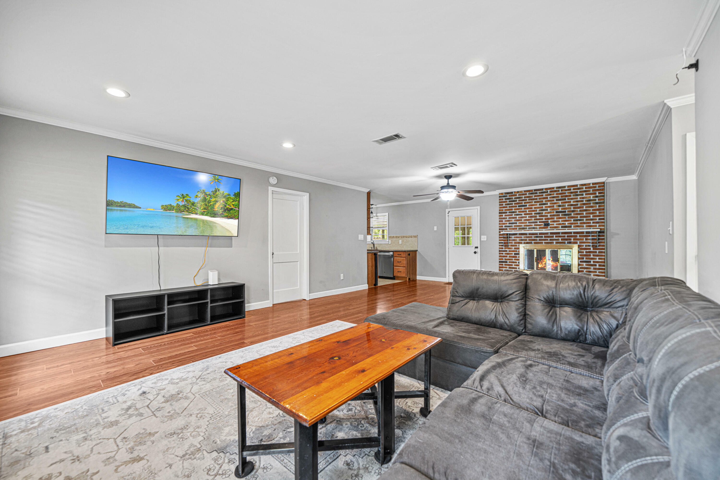 Property Photo:  203 Elizabeth Court  FL 32547 