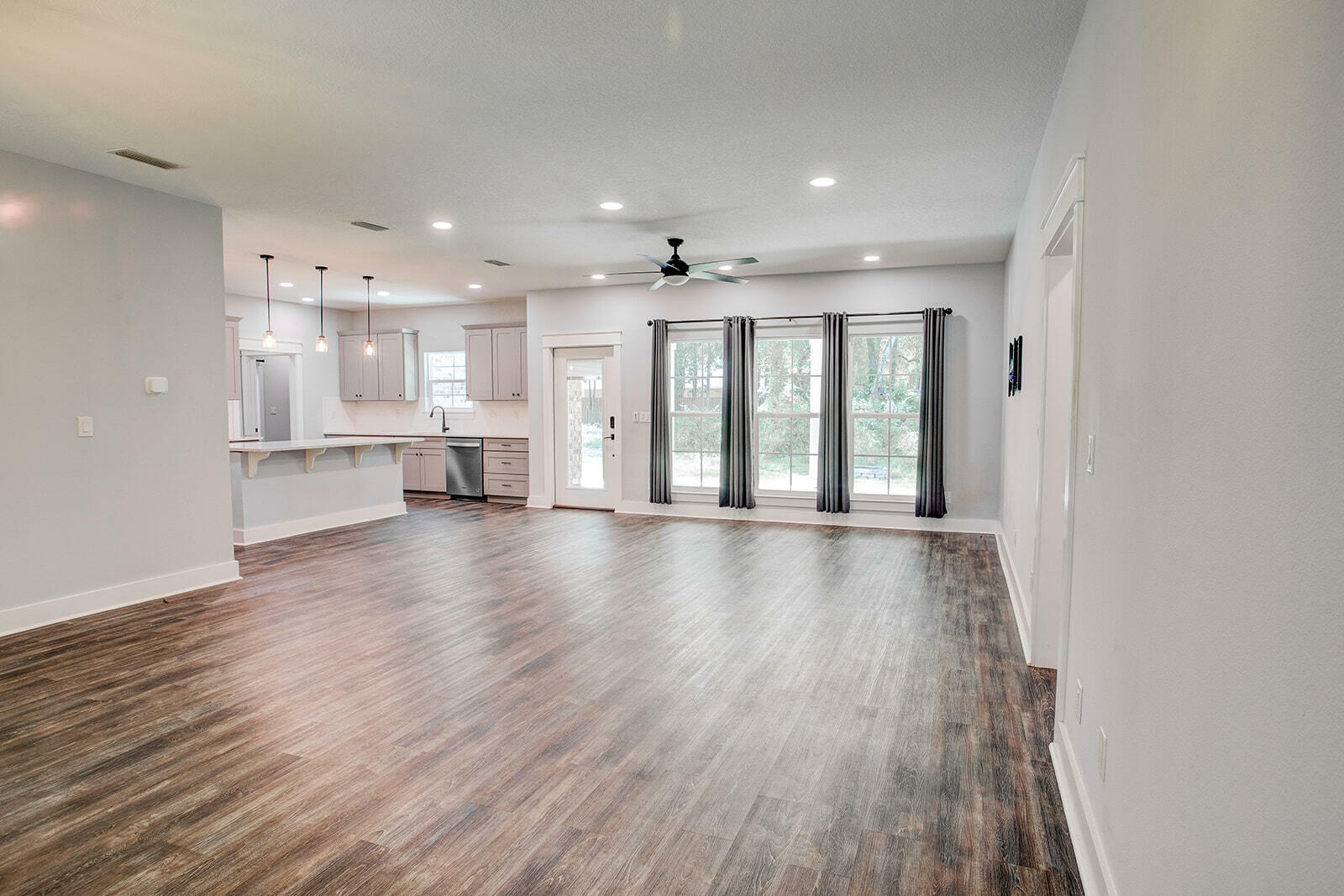 Property Photo: 1738 W County Hwy 83A FL 32439