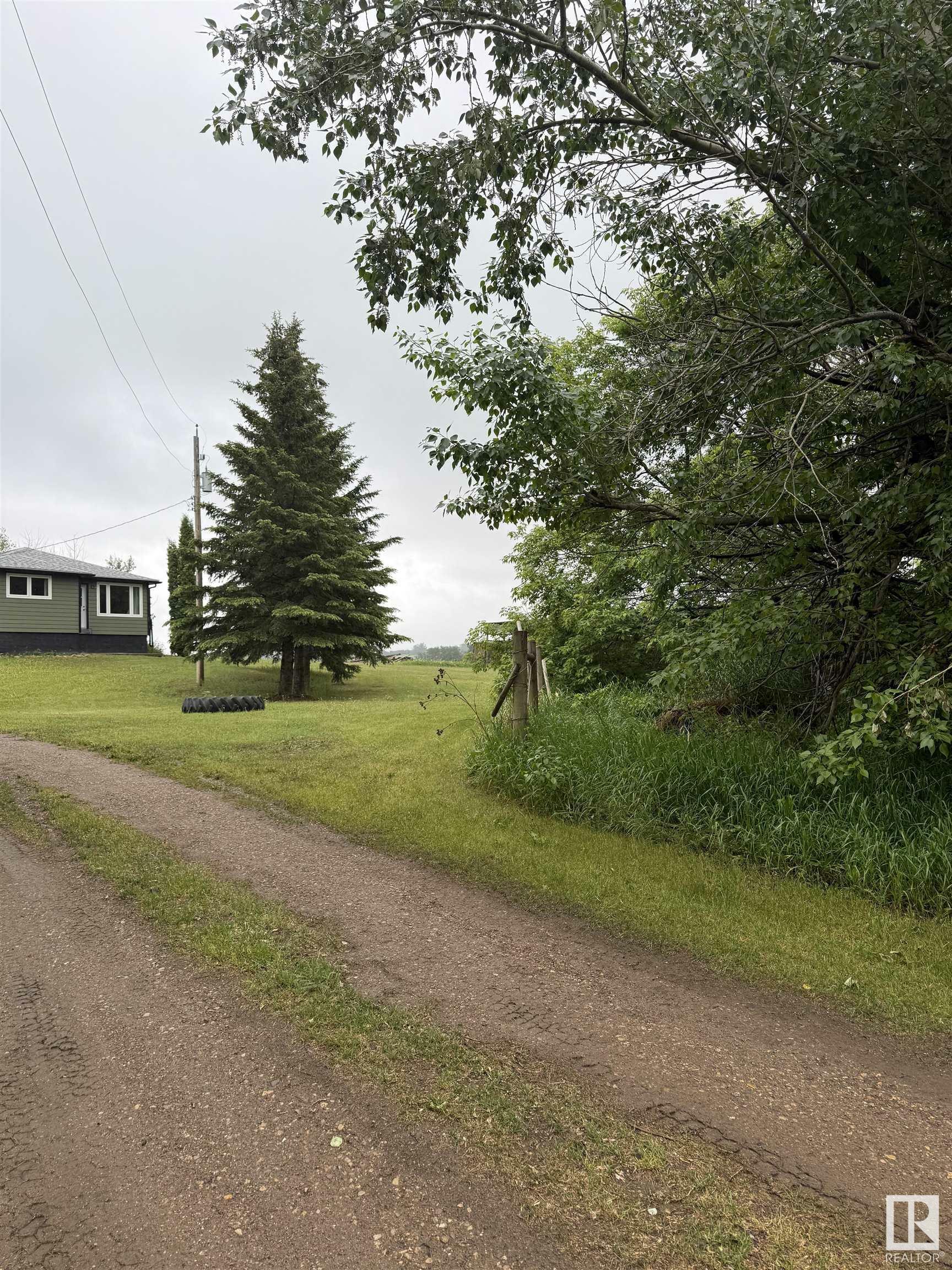 Photo de la propriété:  563017  AB T0B 1S0 