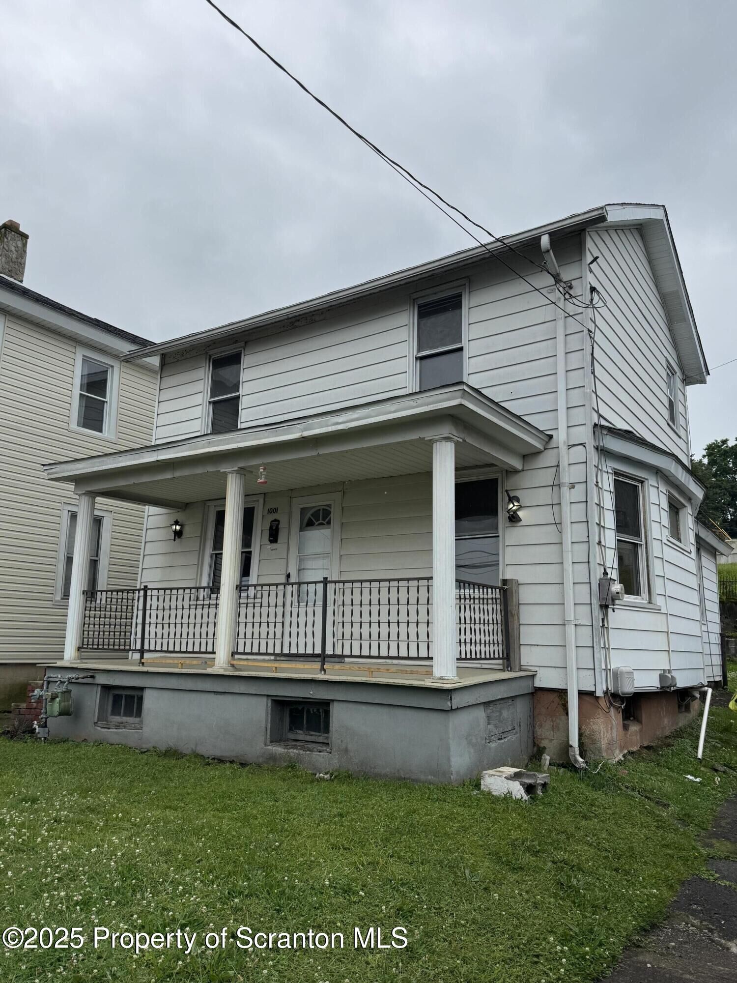 Property Photo: 1001 Hampton Street PA 18505