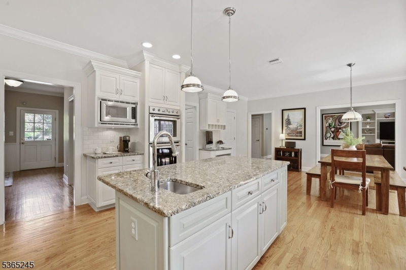 Property Photo: 4 Combs Hollow Rd NJ 07945