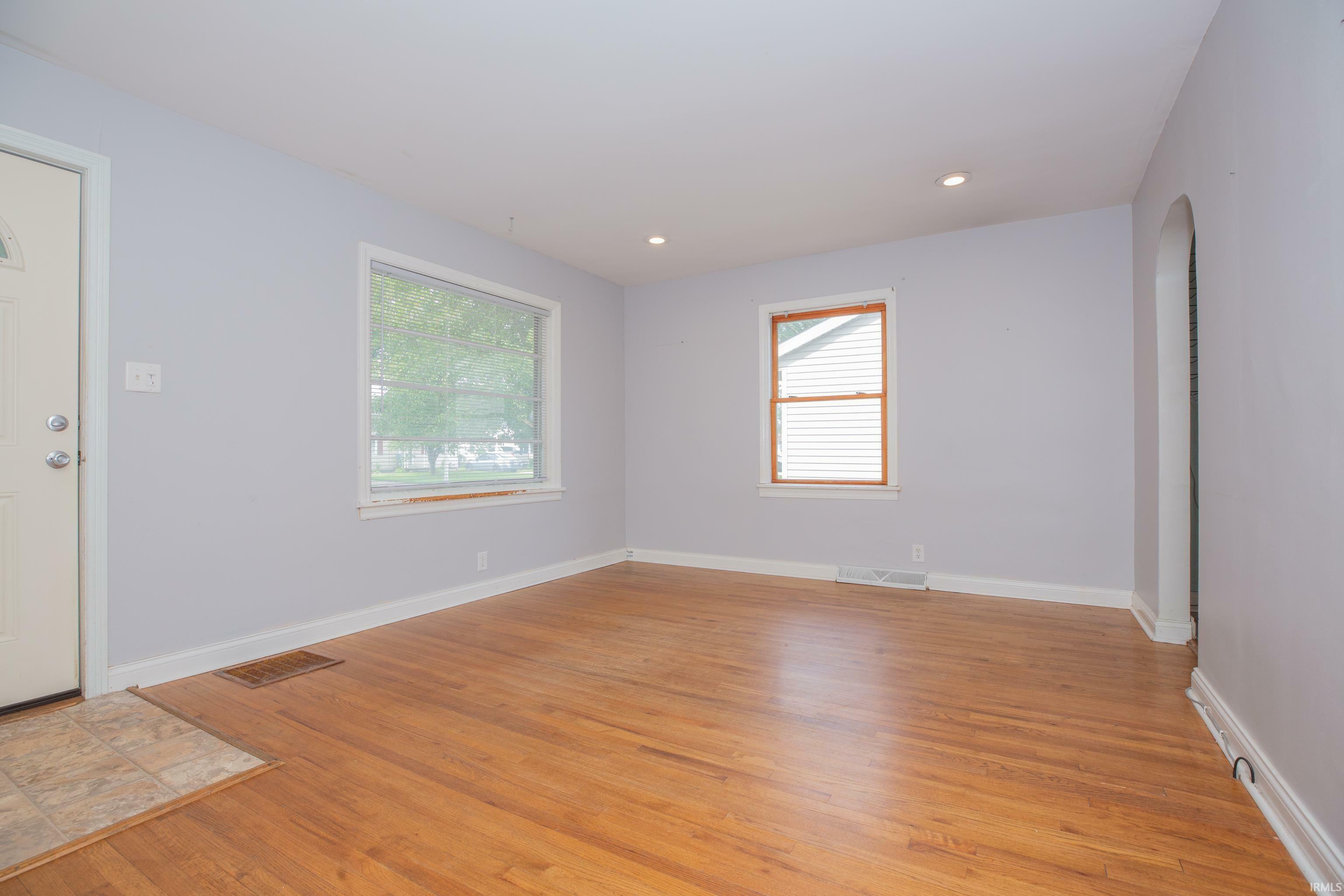 Property Photo: 936 Tulip Avenue IN 47711