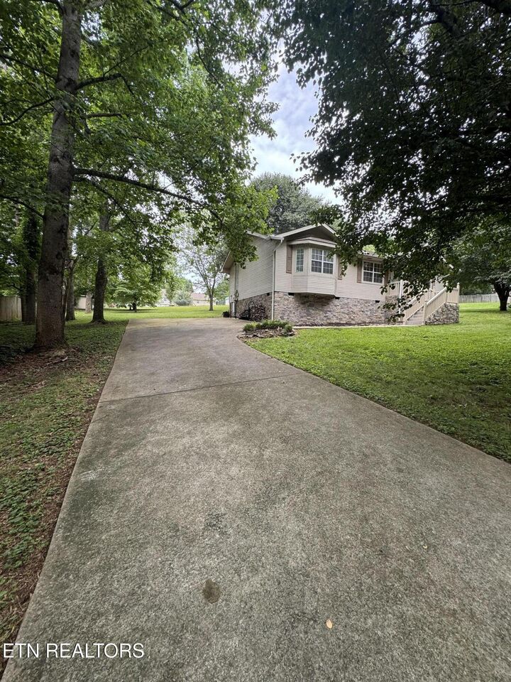 Property Photo: 603 Water Oak Drive TN 37865