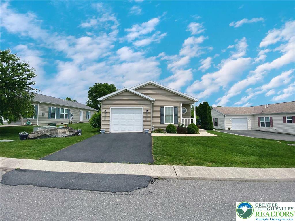 673 Rosecliff Drive  Forks Twp PA 18040 photo