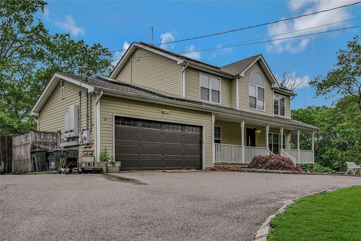 Property Photo: 24 Pineoaks Pl NY 11738