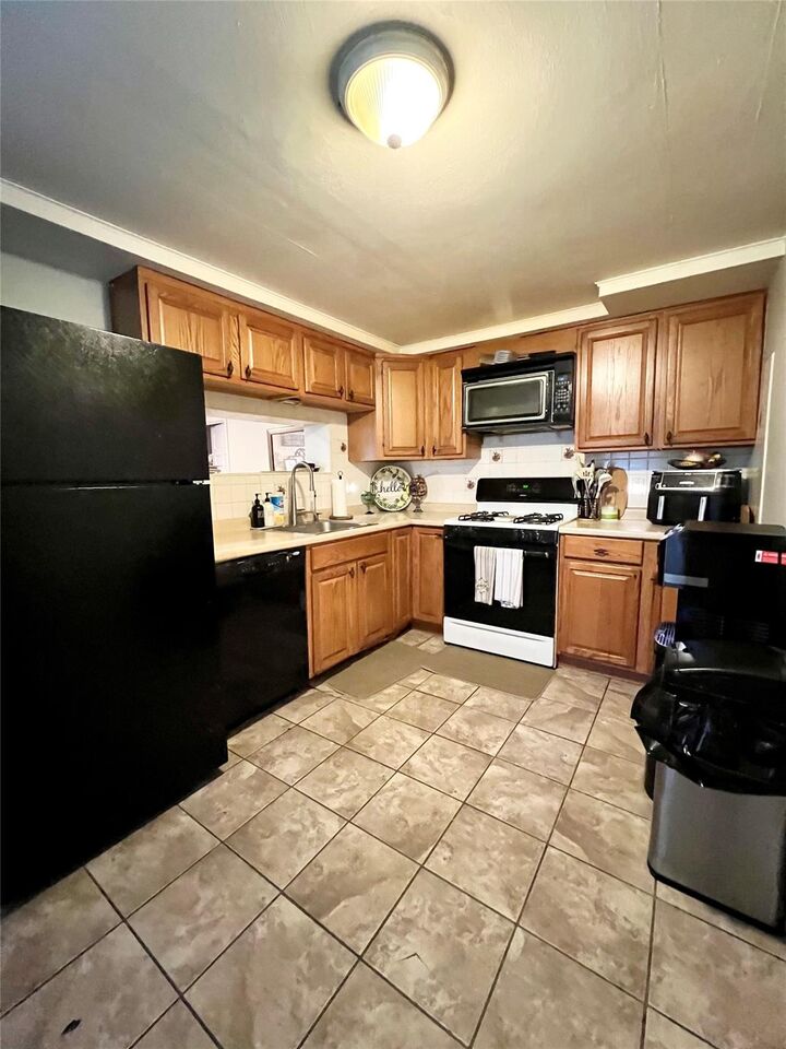 Property Photo:  33 Roosevelt Place  NY 10980 