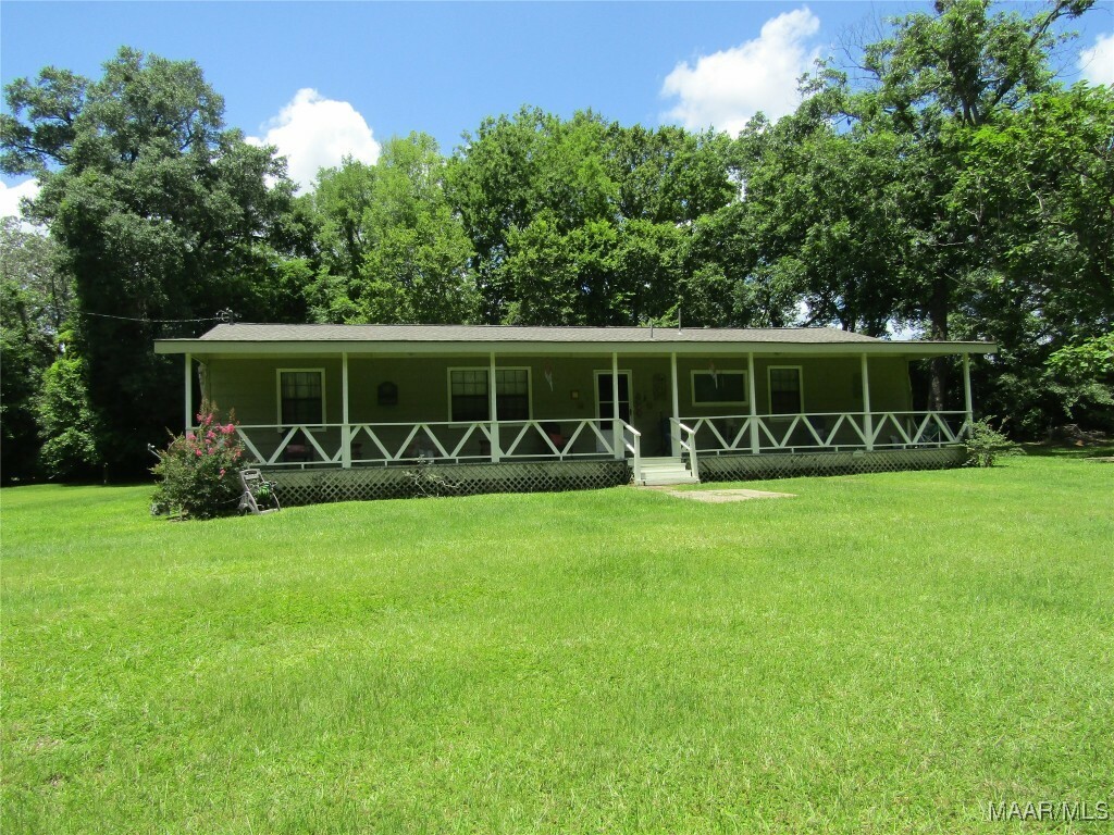 Property Photo: 1716 Old Federal Road AL 36075
