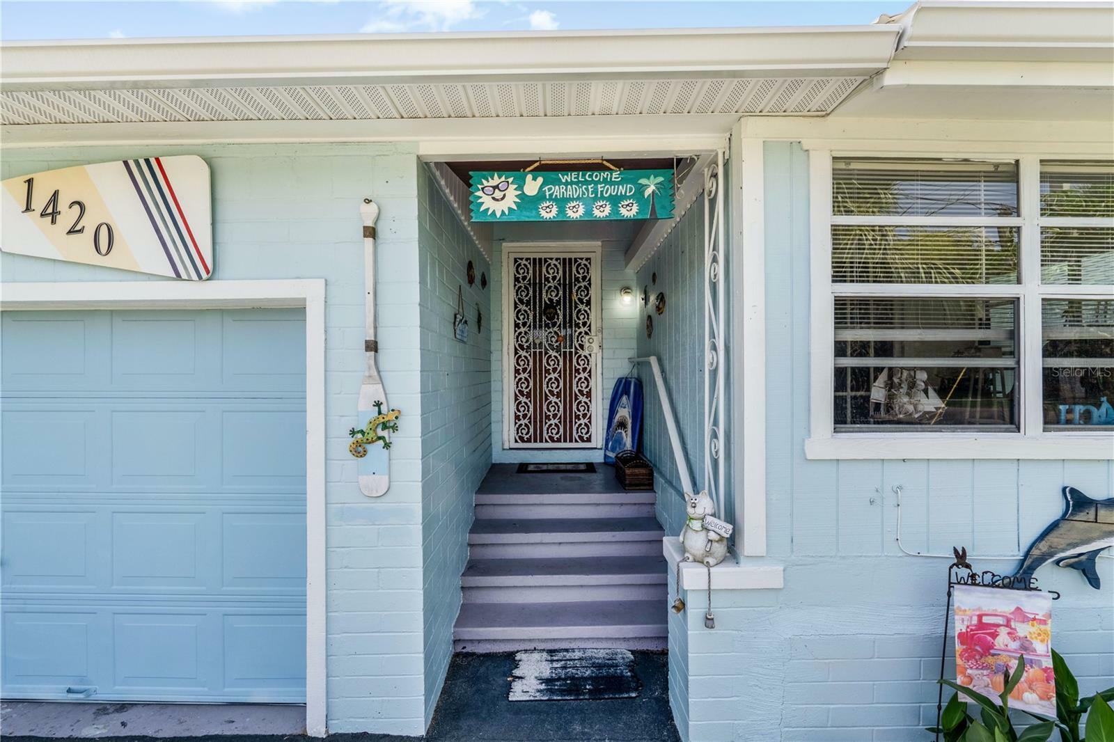 Property Photo: 1420 N Grandview Avenue FL 32118