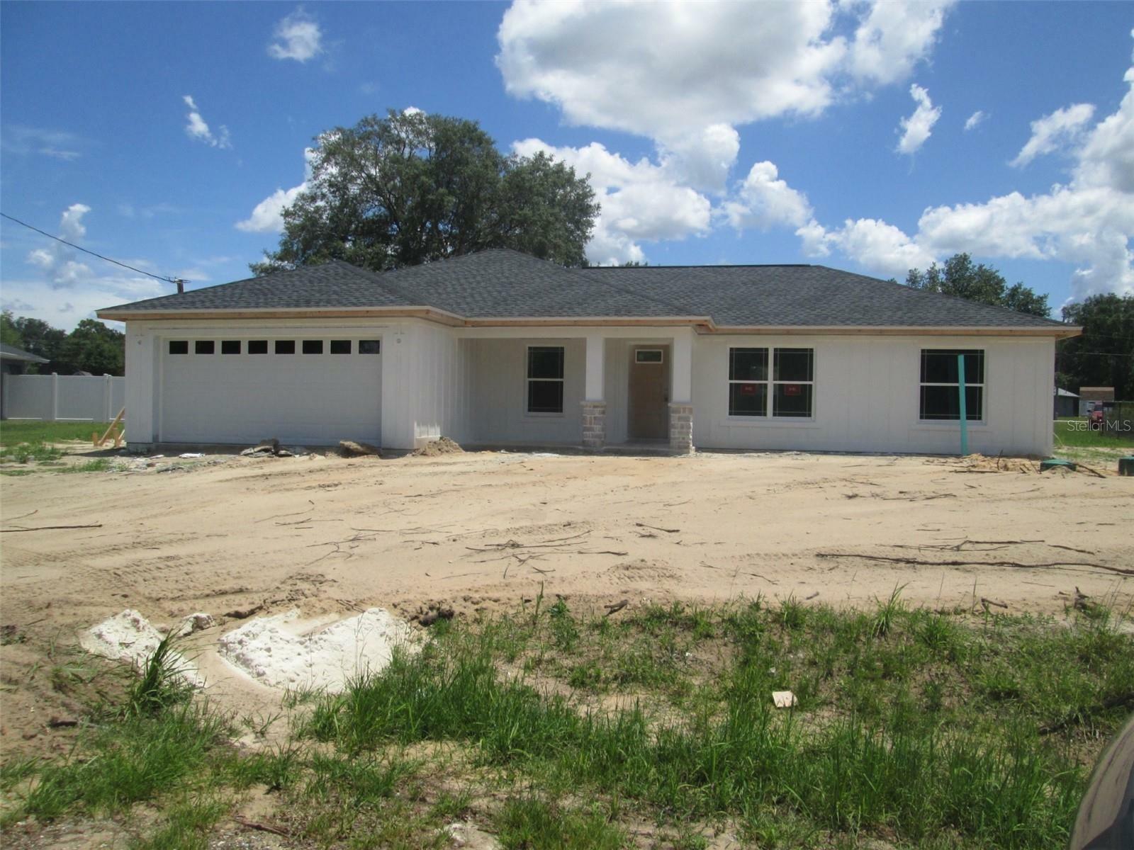 Property Photo: 20 Pine Track Loop FL 34472