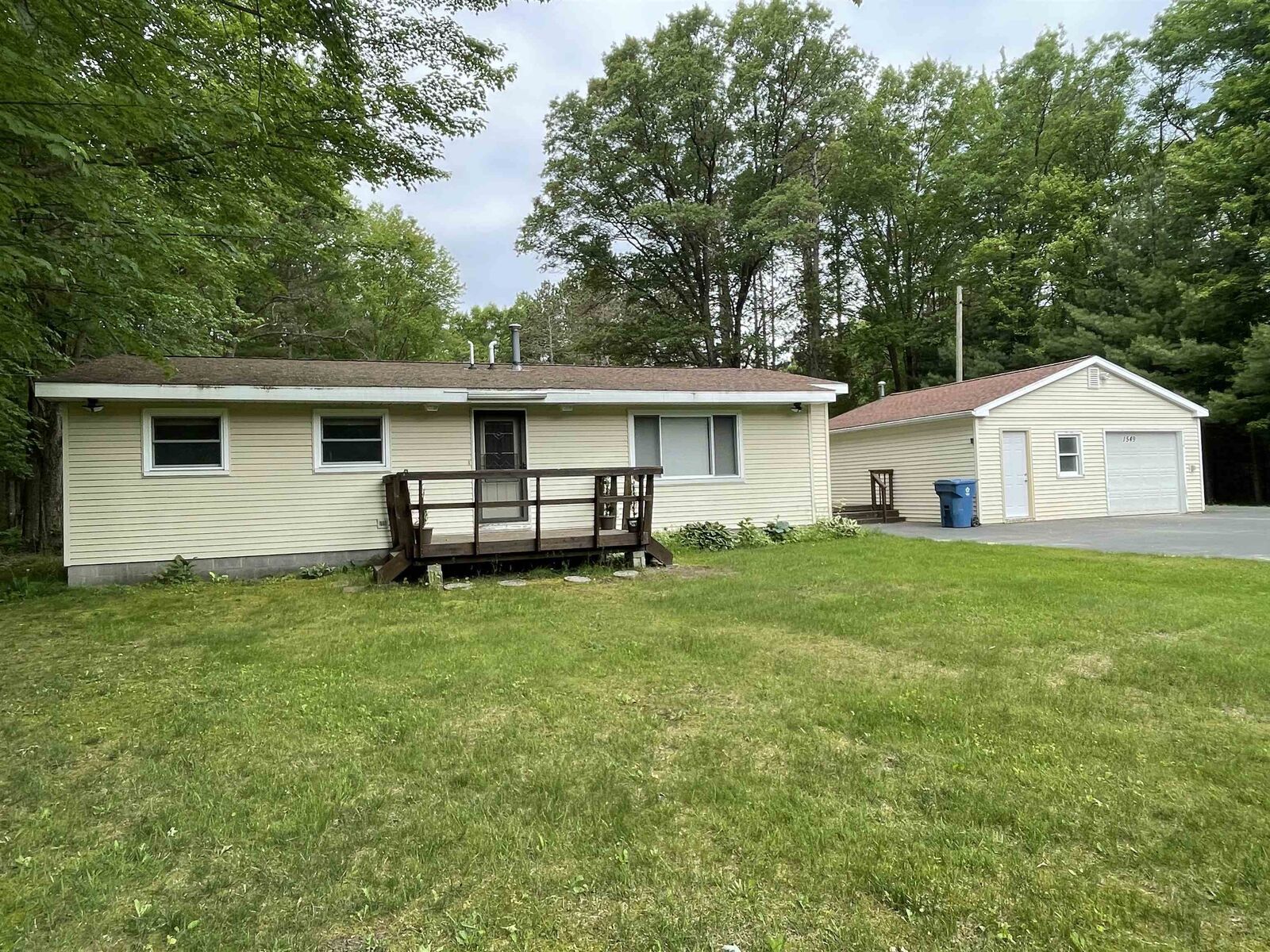 Property Photo: 1549 N 7 Mile Road MI 48657