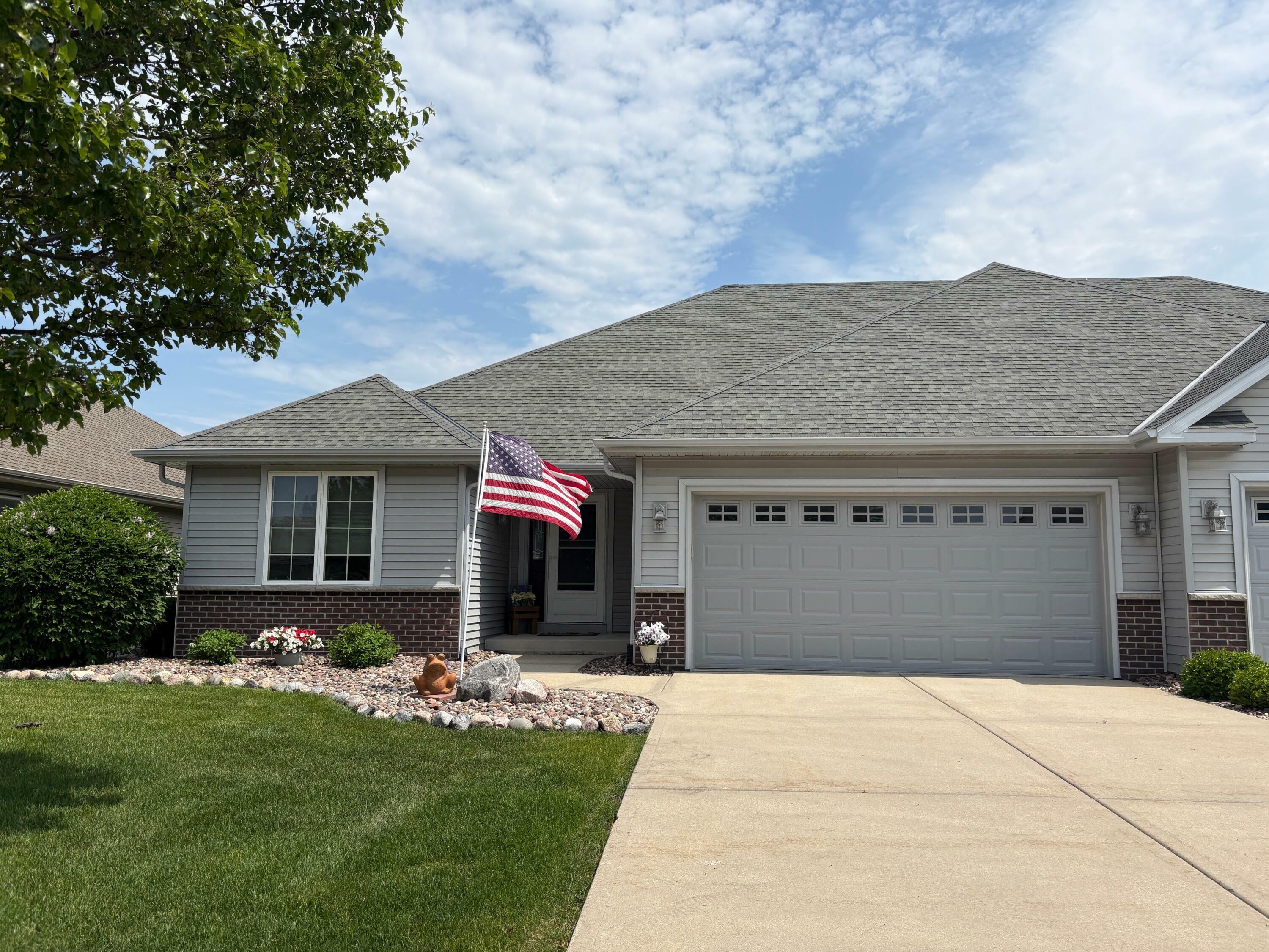 Property Photo: 9916 Prairie Crossing Dr WI 53126