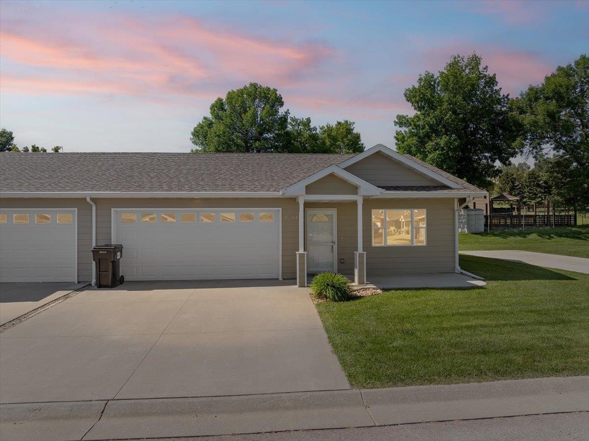 Property Photo: 1233 Silverbrook Lane SD 57783