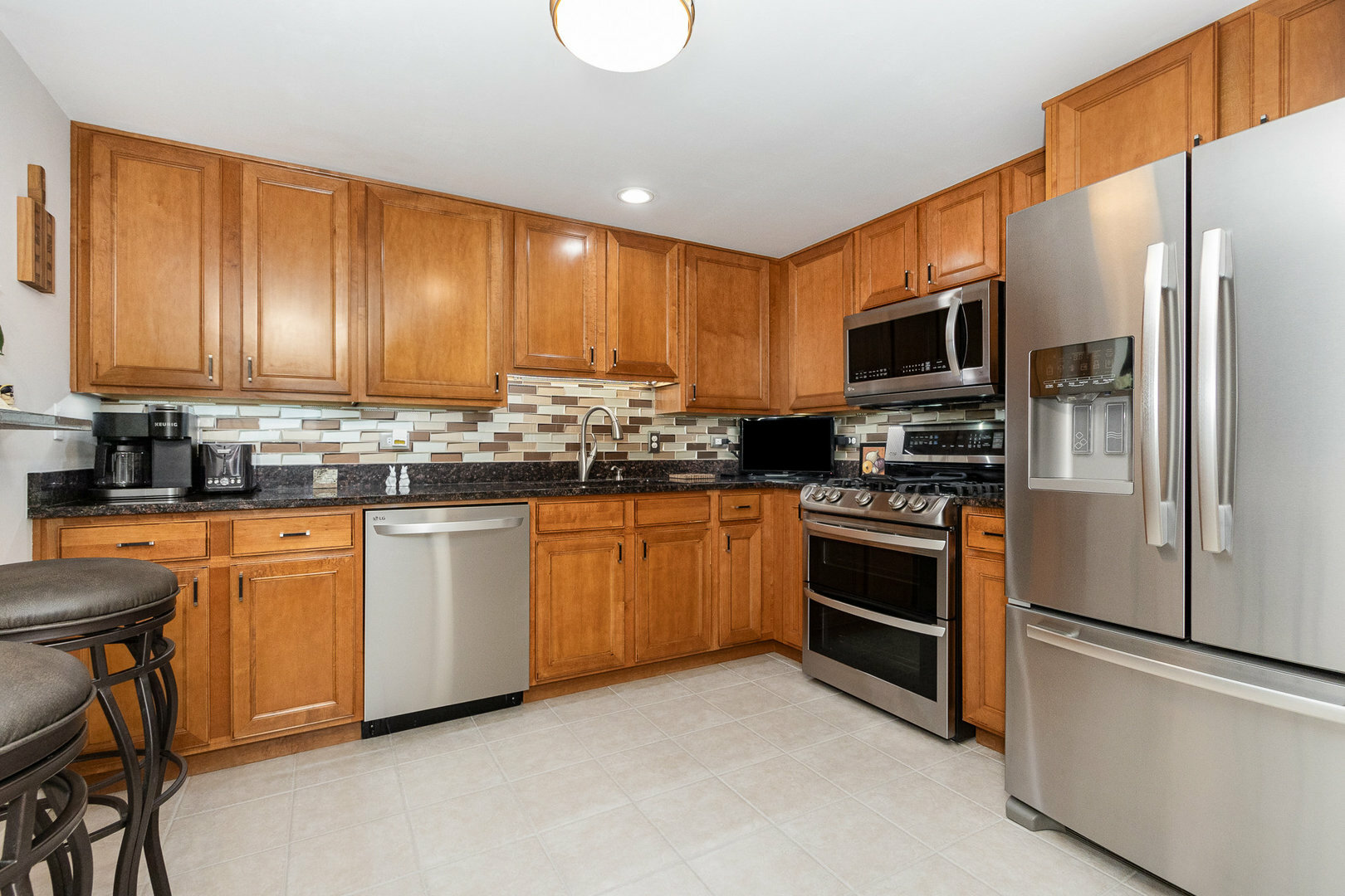 Property Photo: 845 E 22nd Street 219 IL 60148