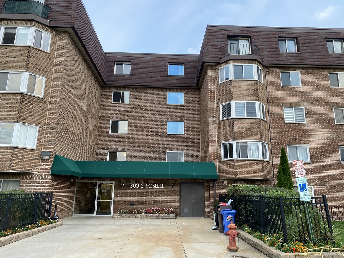 Property Photo: 300 S Roselle Road 522 IL 60193