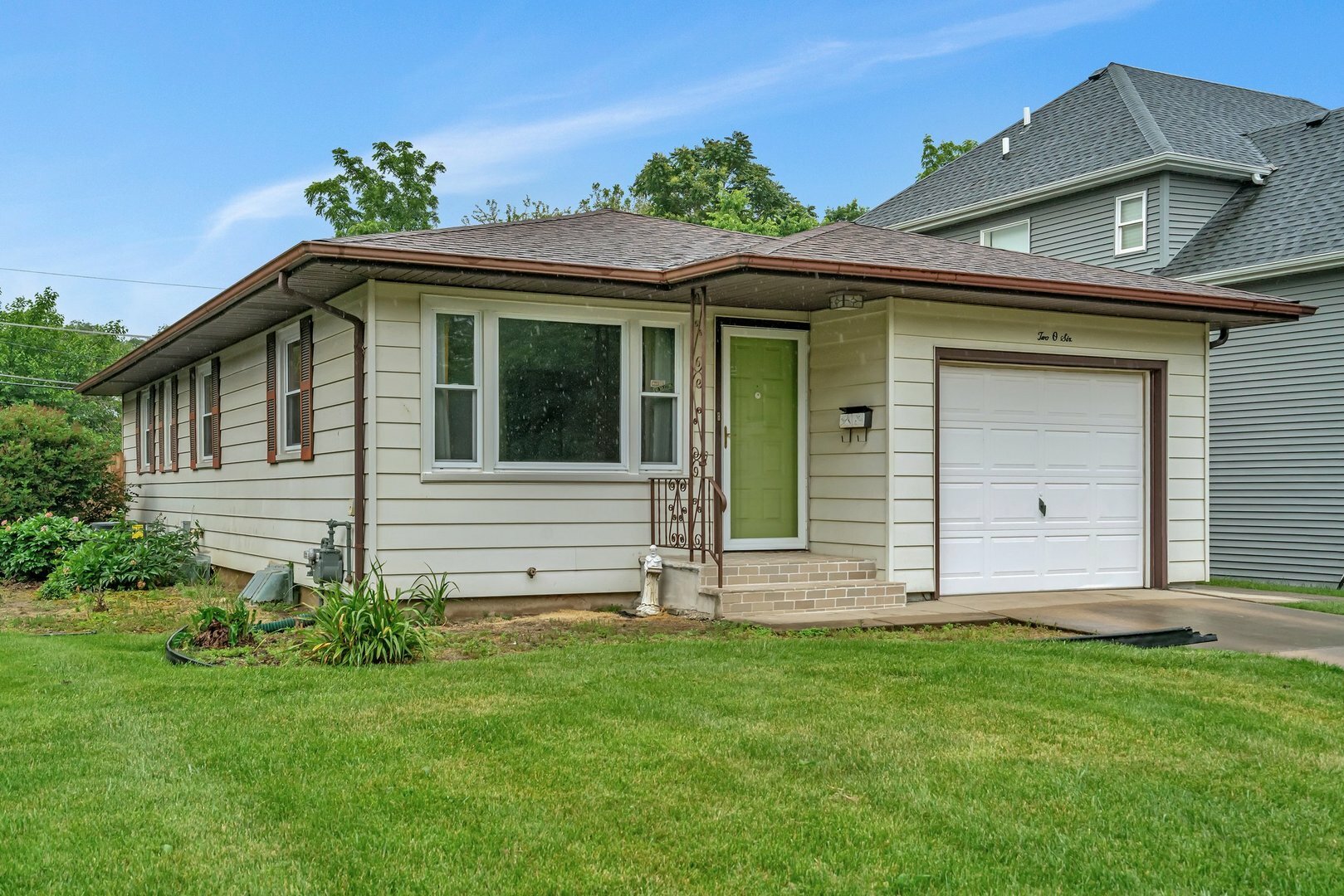Property Photo: 206 Morris Street IL 60436