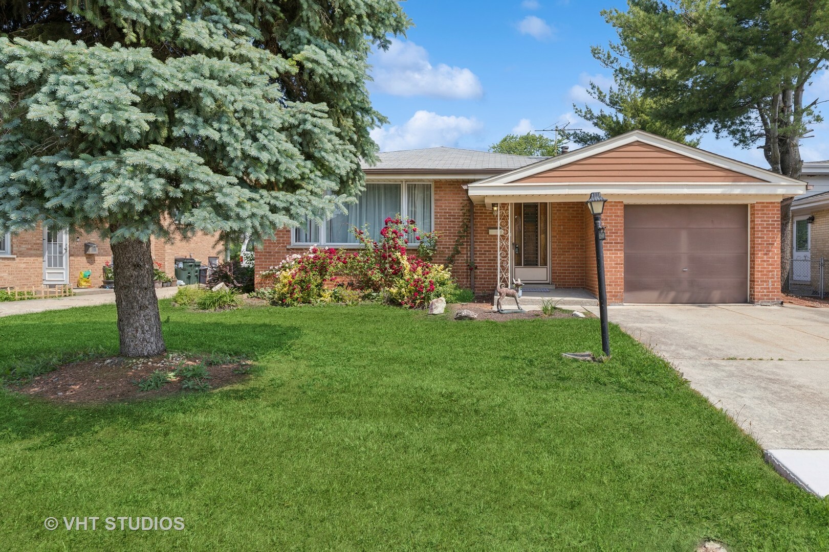 Property Photo: 8544 W Roseview Drive IL 60714