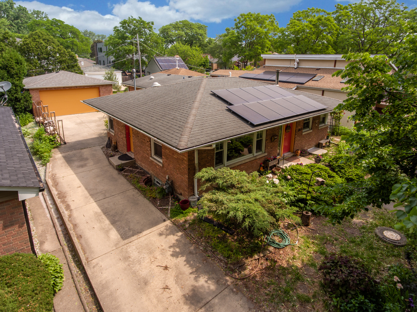 Property Photo: 2417 Lyons Street IL 60201