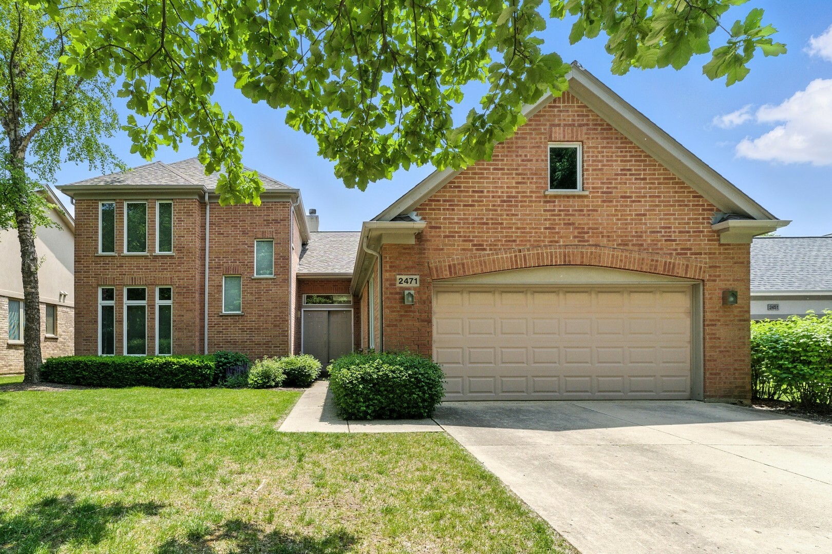 Property Photo: 2471 Augusta Way IL 60035