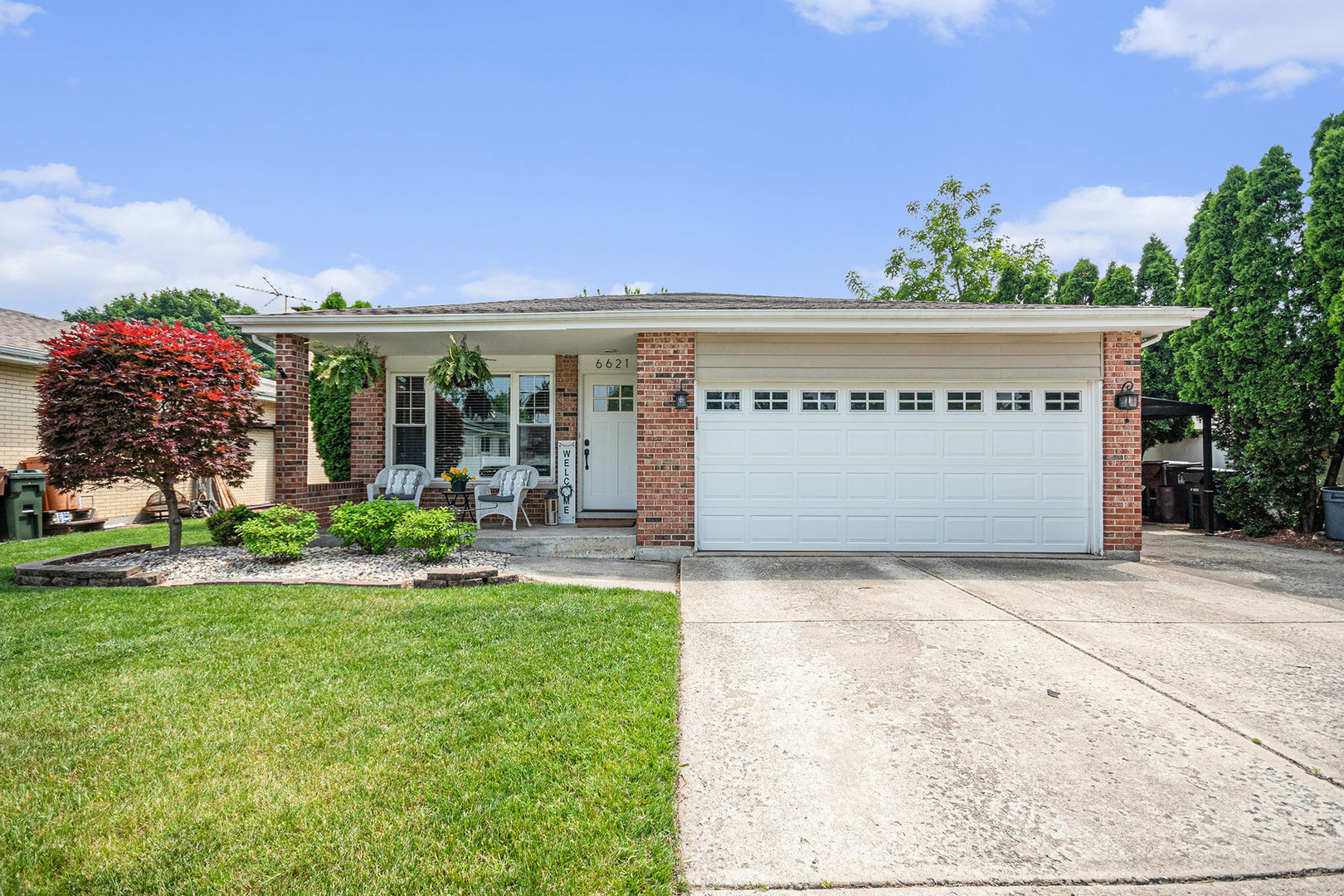 6621 W Victoria Drive  Oak Forest IL 60452 photo