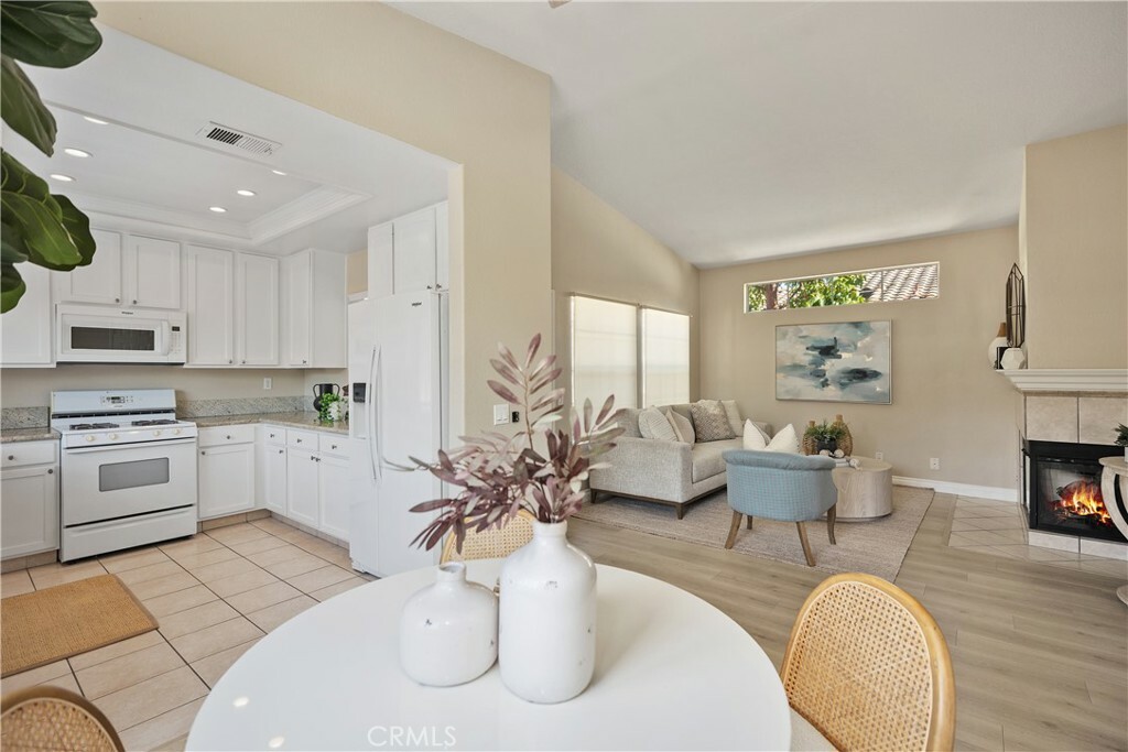 Property Photo:  20 Via Jolitas  CA 92688 