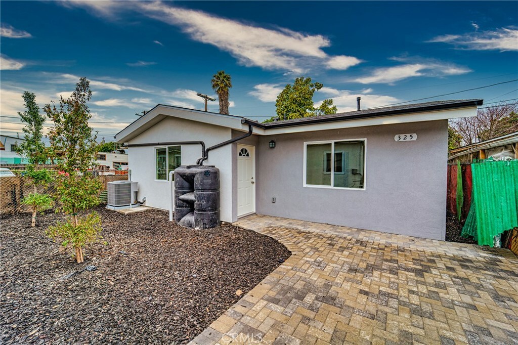 Property Photo: 323 E 93rd Street CA 90003