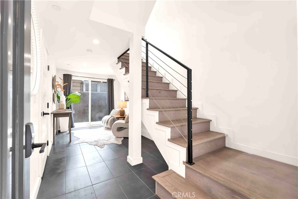 Property Photo: 113 1/2 N Manhattan Place CA 90004