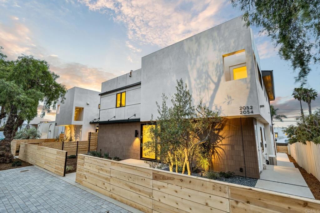 Property Photo:  2052 Montgomery Avenue  CA 92007 