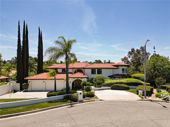 Property Photo: 30833 La Solana Court CA 92373