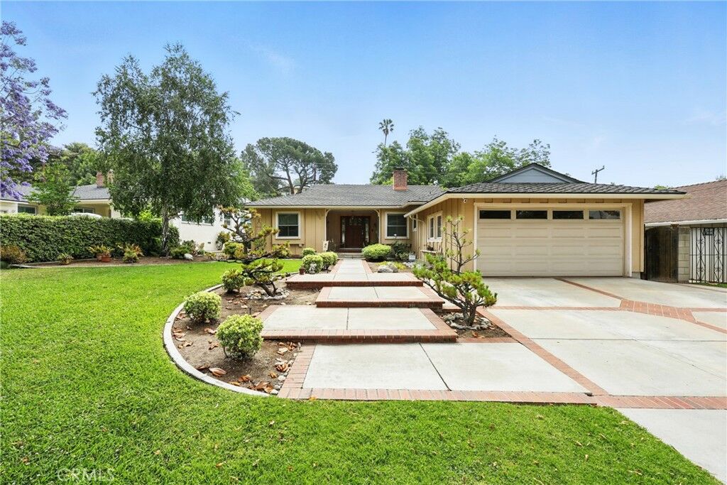 Property Photo:  7604 Forest Avenue  CA 90602
