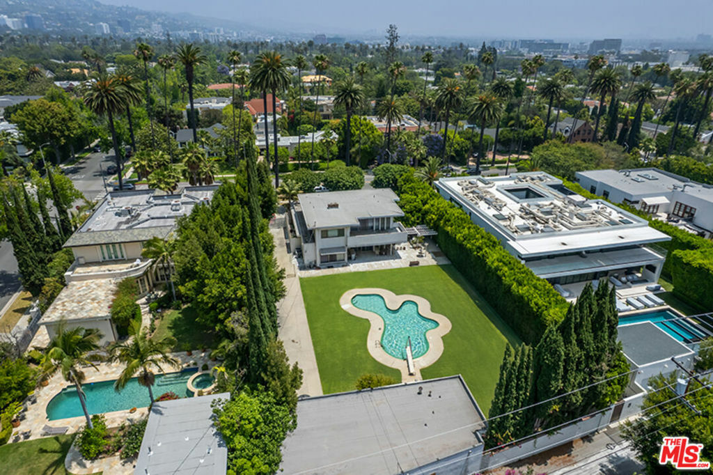 Property Photo: 523 N Canon Drive CA 90210